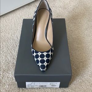 Ann Taylor Mila Eyelet Pump